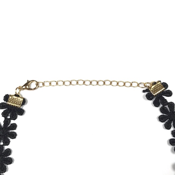 Flower Choker Necklace - Picture 2 of 8